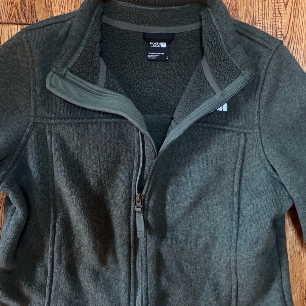 The North Face Green Fleece Jacket - Picture 2 of 6